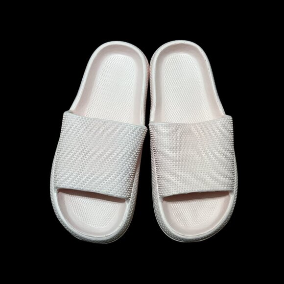 NEW Light Pink Pillow Slippers - Picture 1 of 1